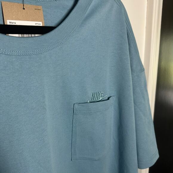NEW Nike Men's Premium Essentials Pocket T-Shirt Blue Size XXL - Picture 4 of 10